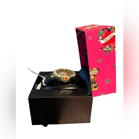 Ed Hardy NWT Signature Skull Red Roses Gold Tone Rhinestone Silicone Band Watch - Picture 5 of 7